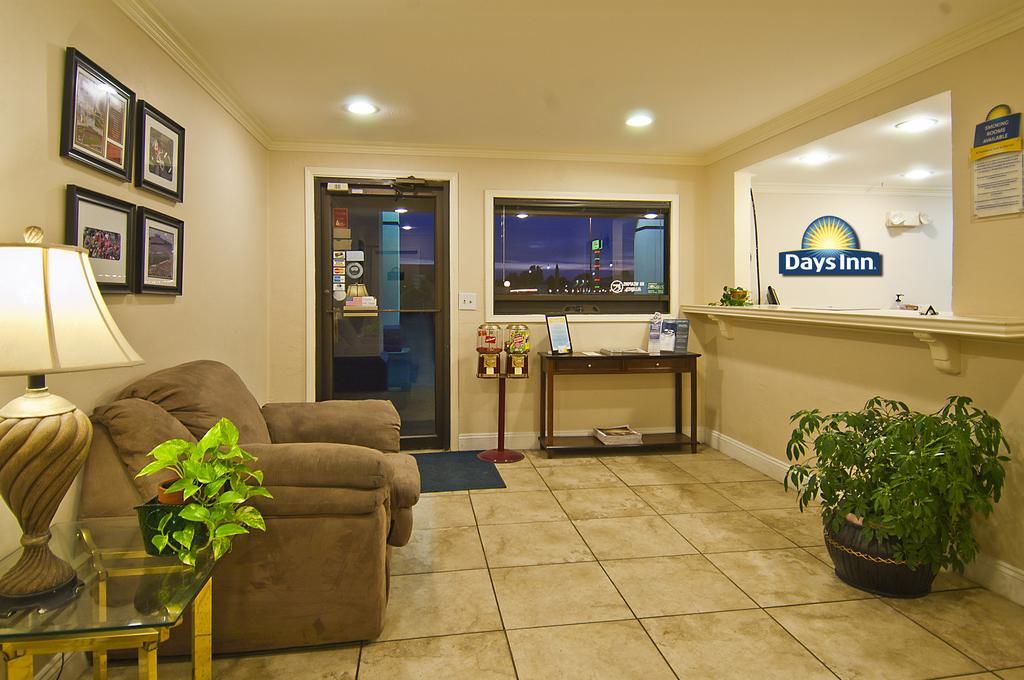 Days Inn Norman Exterior photo